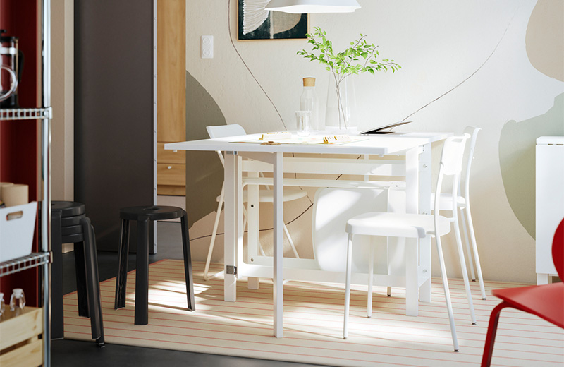 IKEA - Ortak paylaşımlı modern bir İskandinav yemek odası