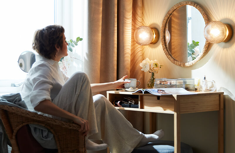 IKEA - Makeup table organisation