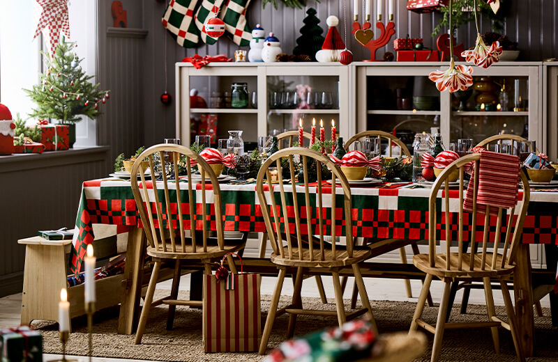 IKEA - Neşeli ve ışıl ışıl bir yılbaşı sofrası