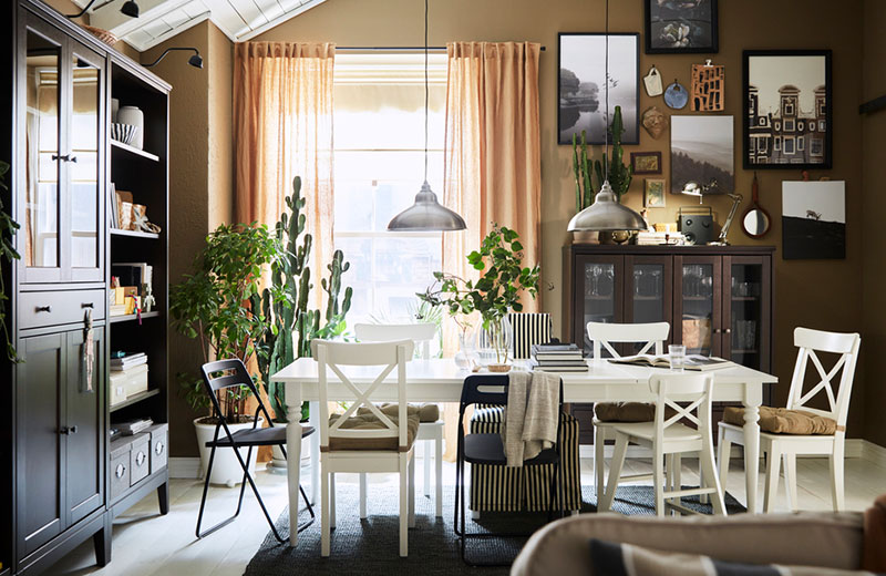 IKEA - A traditional dining room with space for the whole family