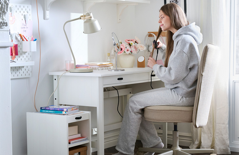 IKEA - Set up an ergonomic study spot for your teen in 4 easy steps