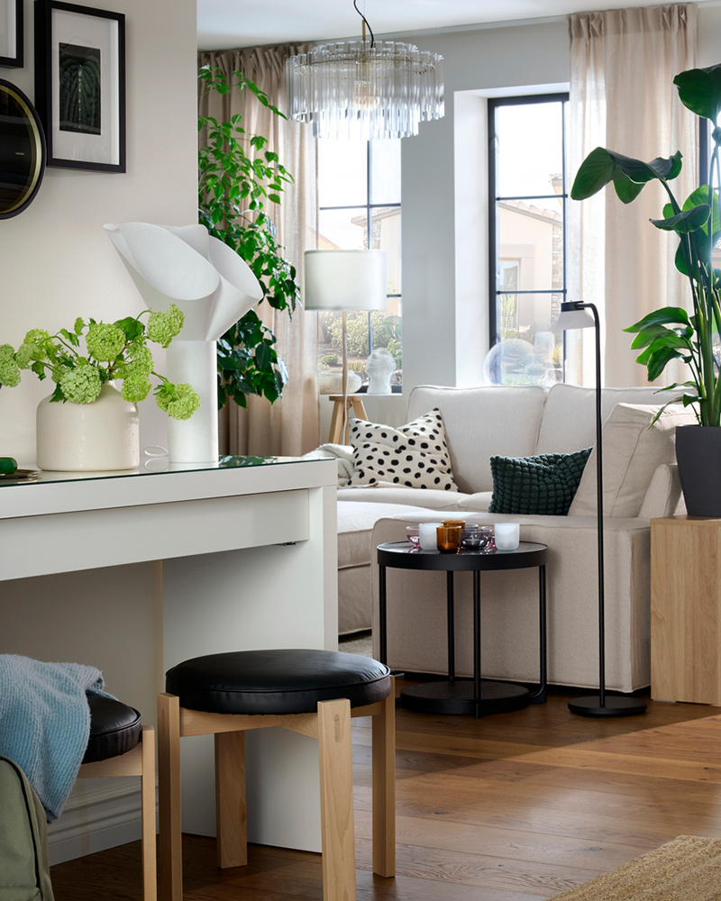 IKEA-ailenizle dinlenmek icin modern oturma odasi 9