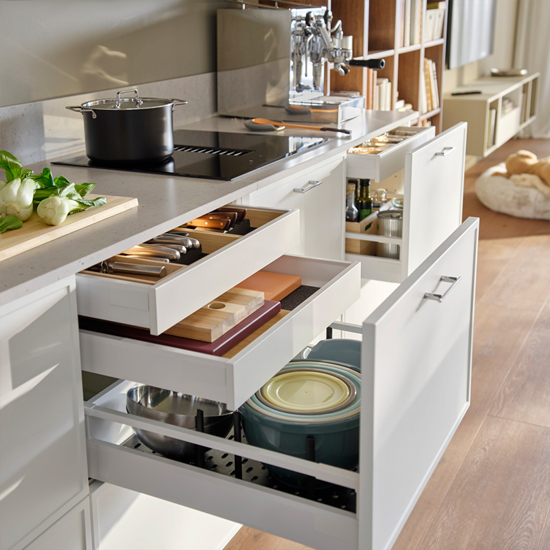 IKEA-akilli depolamaya alan yaratan minimalist bir mutfak 6