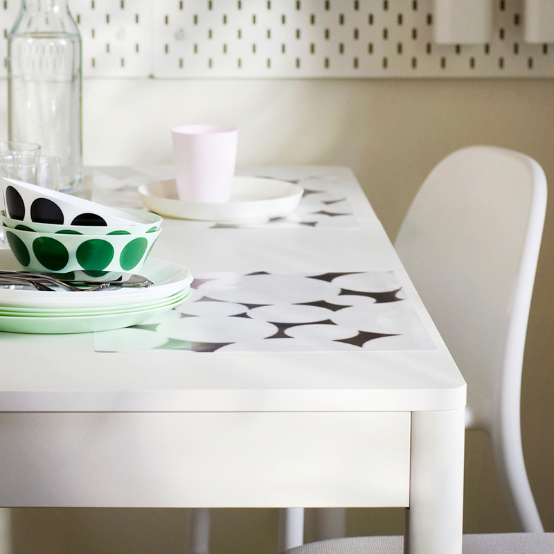 IKEA-calisma alanindan yemek alanina donusen yemek odasi 05