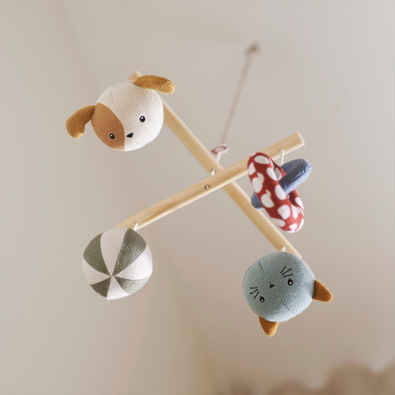 IKEA-duzenli bir bebek odasi 9