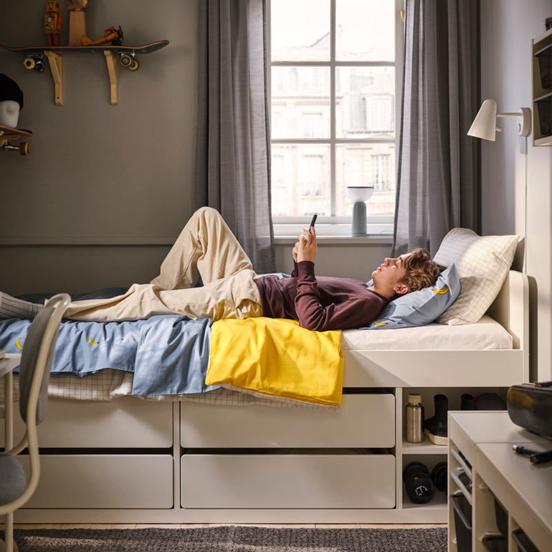 IKEA-gri tonlarda genc odasi 2