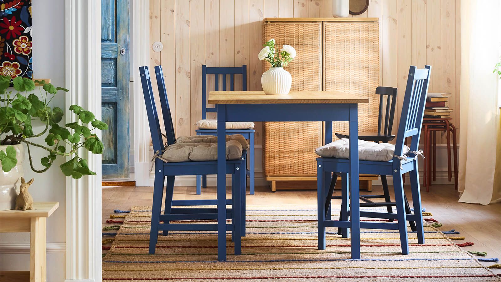IKEA-hayatin buyuk kucuk anlari icin iskandinav stili bir yemek odasi 01 web