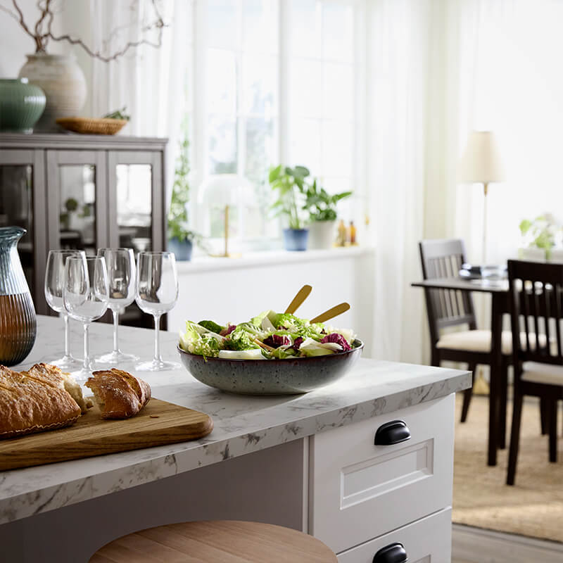 IKEA-kucuk buyuk tum aile bulusmalari icin geleneksel stilde bir yemek odasi 02