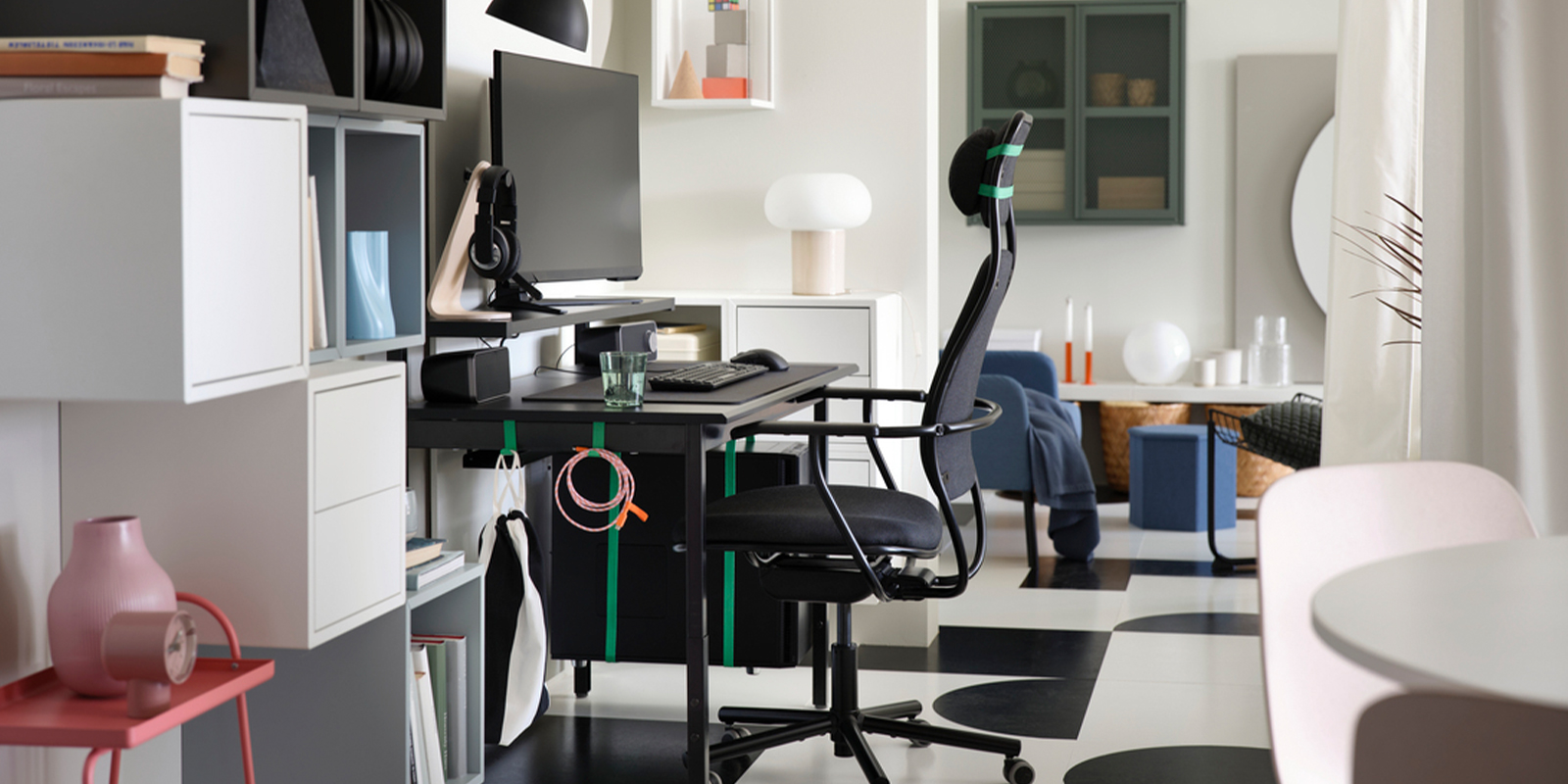 IKEA-modern kucuk alanli pc oyun kosesi 01