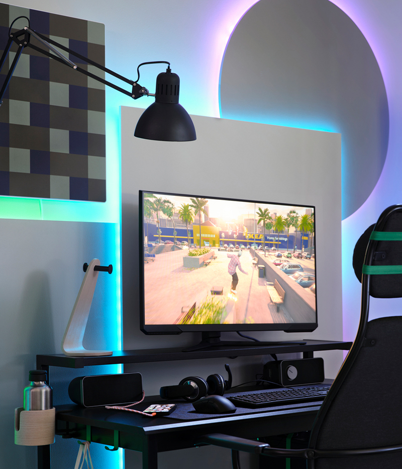 IKEA-modern kucuk alanli pc oyun kosesi 05