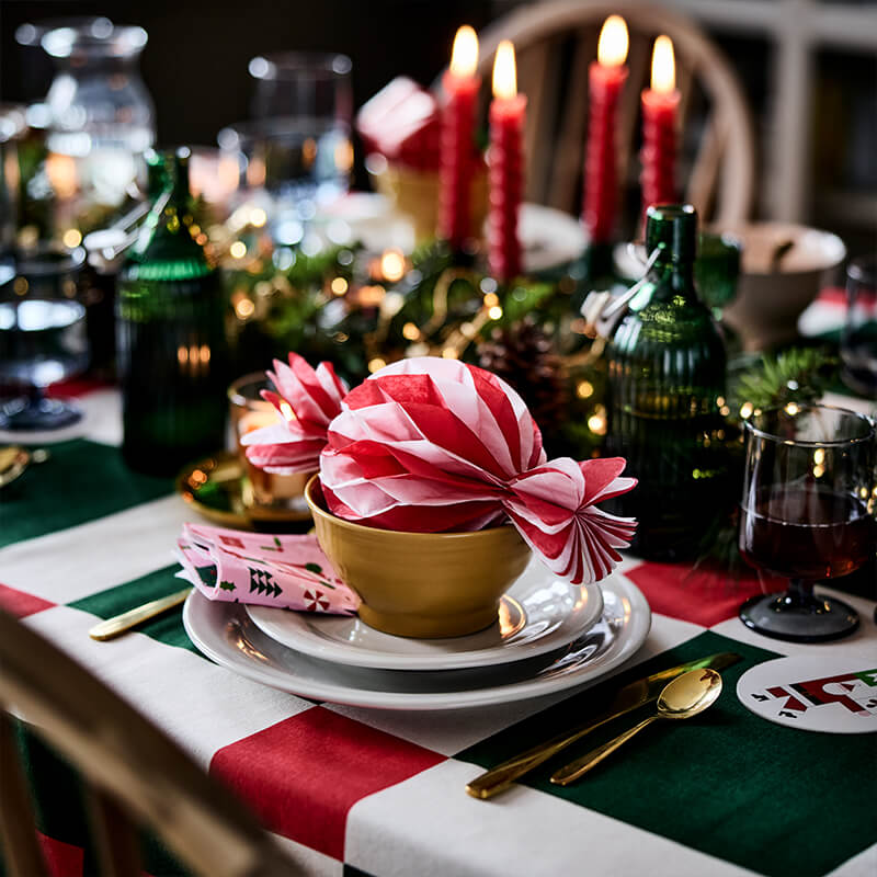 IKEA-neseli ve isil isil bir yilbasi sofrasi 03