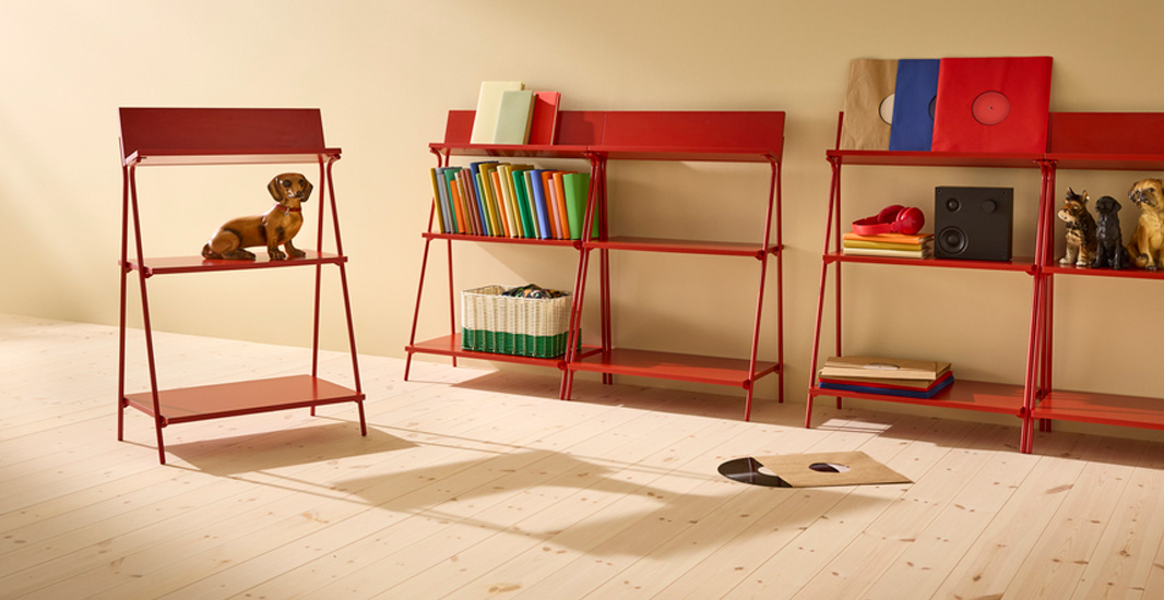 IKEA-raflarla duvarı degerlendirin