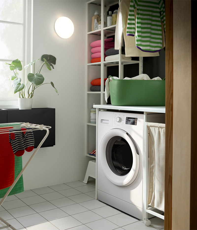 IKEA-siyah beyaz kucuk aile banyosu 06