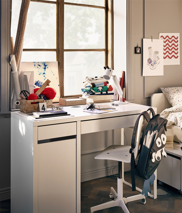 IKEA-micke calisma masasi