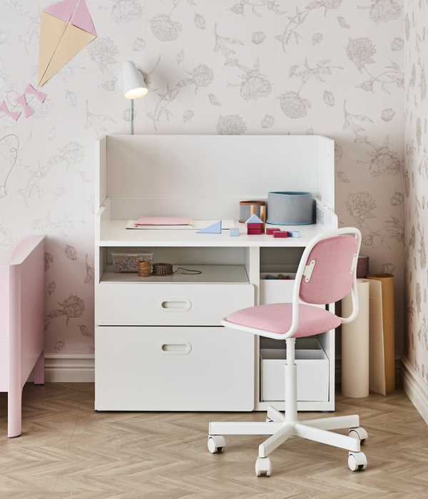 IKEA-orfjall cocuk calisma sandalyesi