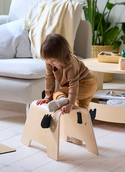 IKEA-grejsimojs hus siyah cocuk taburesi