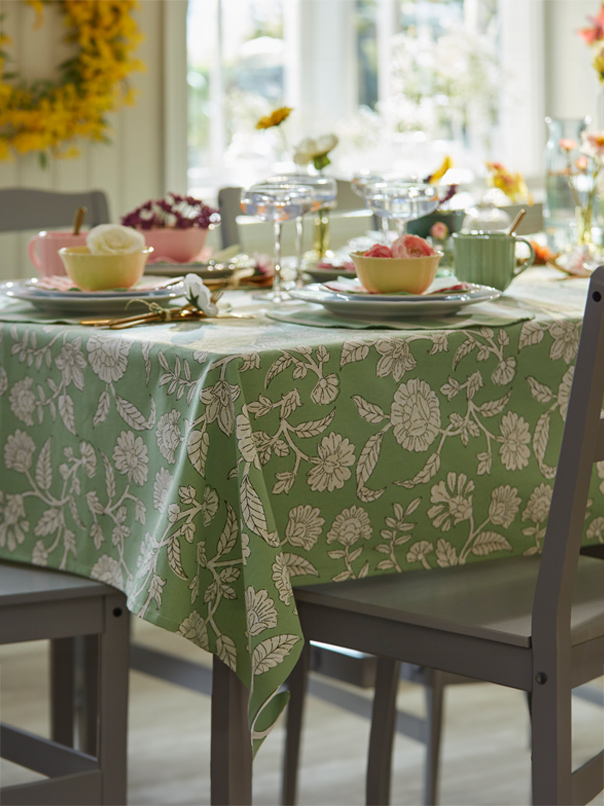 IKEA-bahar icin cicekli desenleri tercih edin