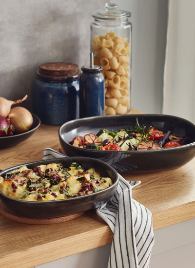 IKEA-gladelig koyu gri firin servis kabi