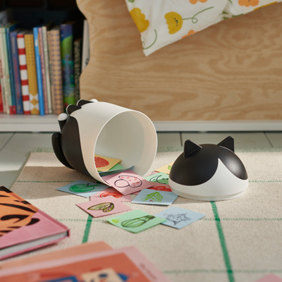 IKEA-grejsimojs siyah beyaz kapakli kutu