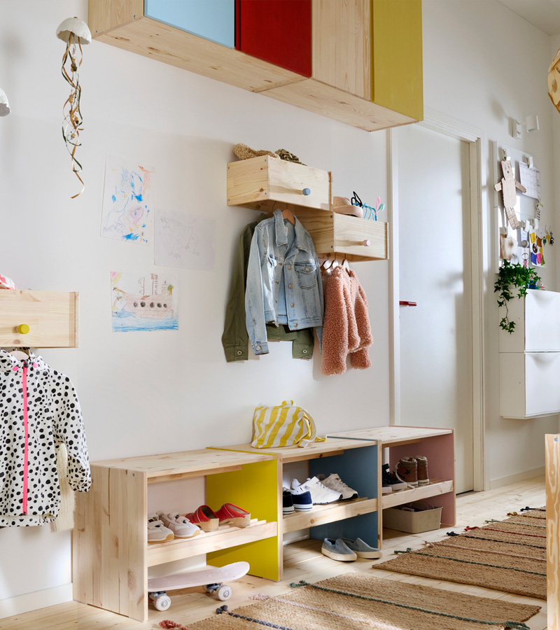 IKEA-raggberg bank ve ayakkabilik