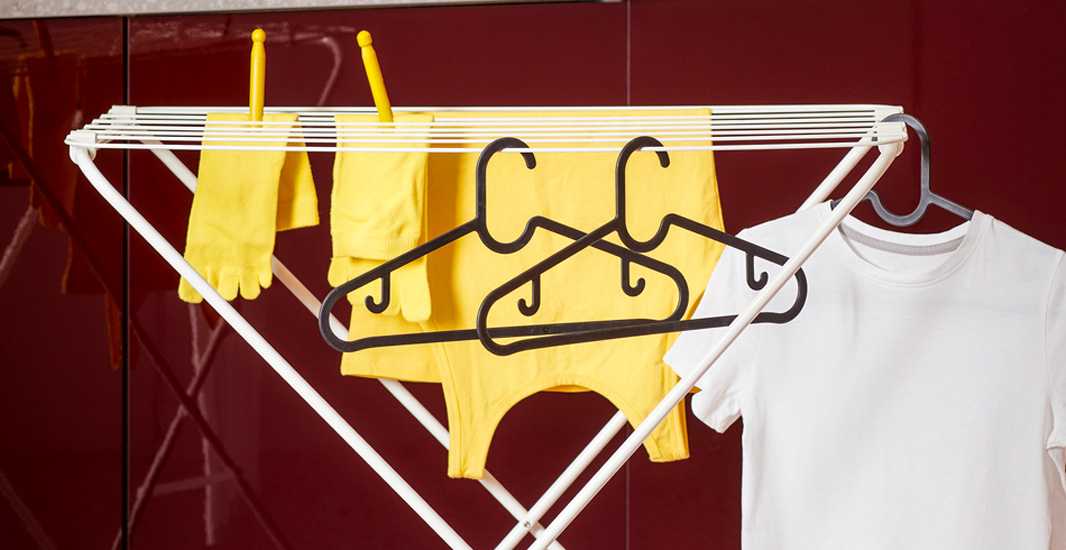 IKEA-spruttig giysi askisi