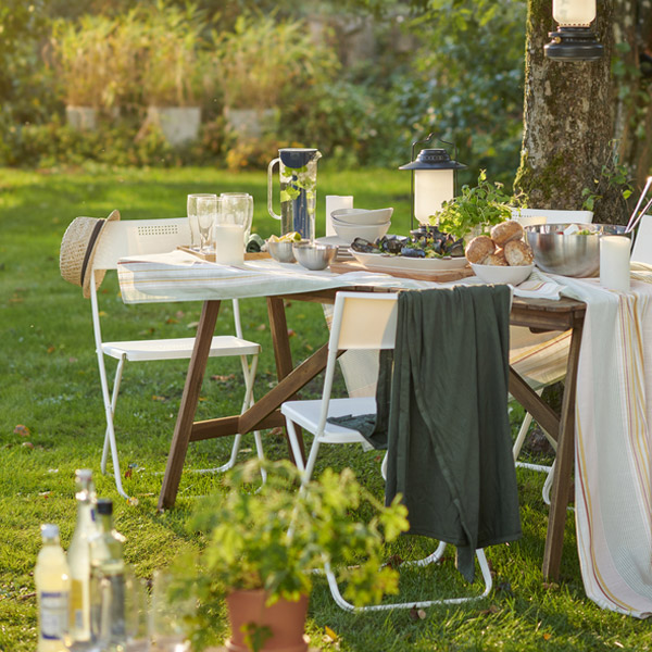 IKEA-fejan beyaz katlanabilir sandalye