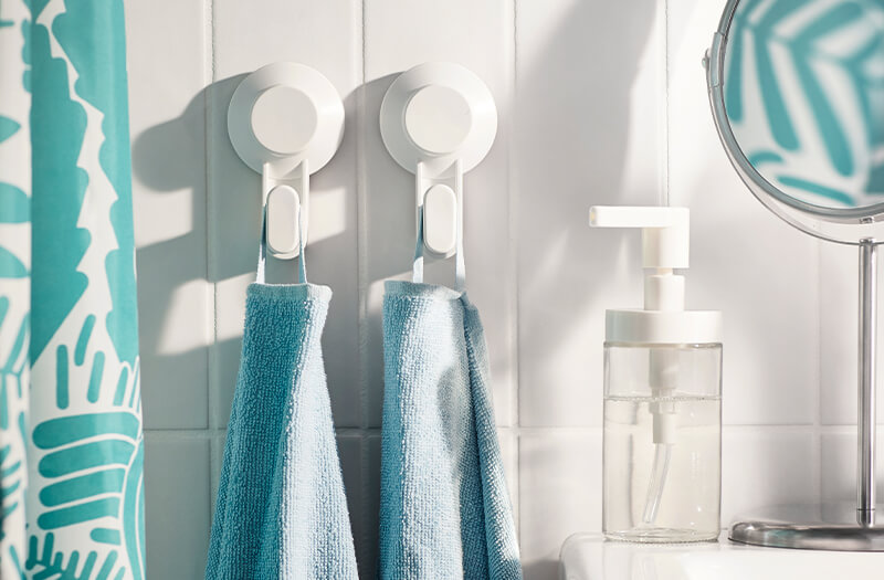 IKEA-tisken beyaz duvar askisi 01