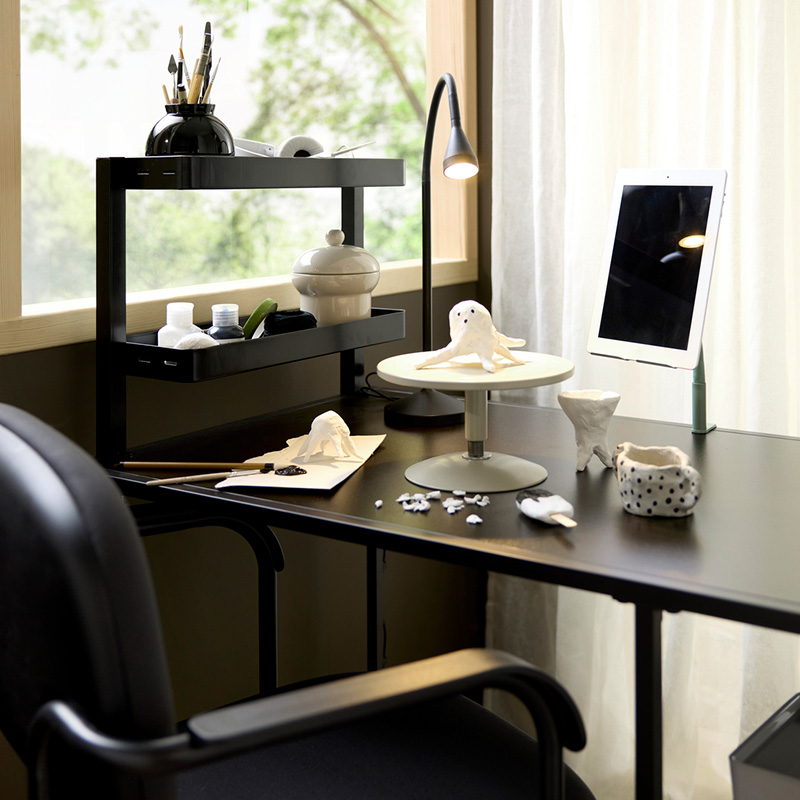 IKEA-vittsjo calisma masasi 1