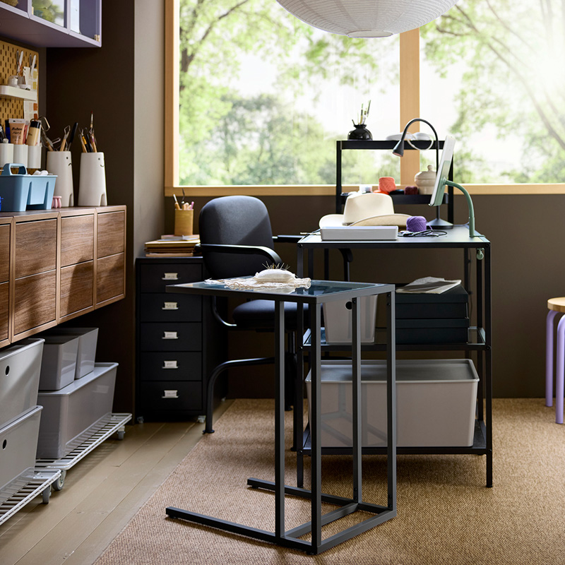 IKEA-vittsjo calisma masasi