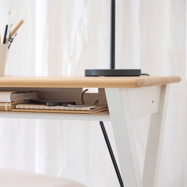 IKEA-bollpojke calisma masasi 2