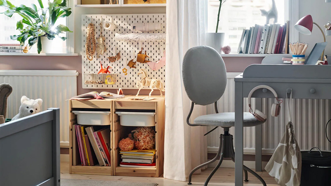 IKEA-bu rahat cocuk odasinde odevler icin yer acin