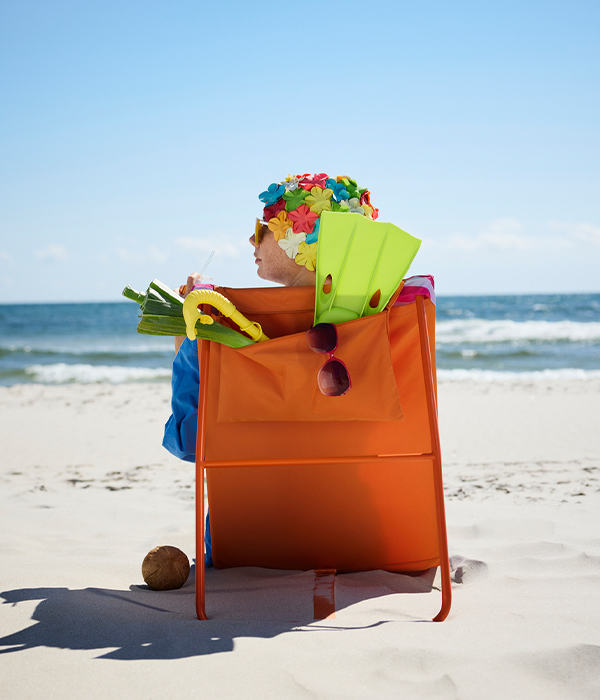IKEA-strandon cok renkli sezlong