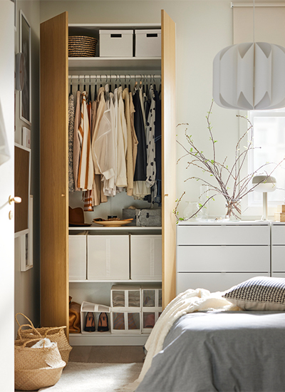 IKEA-pax storklinta gardirop