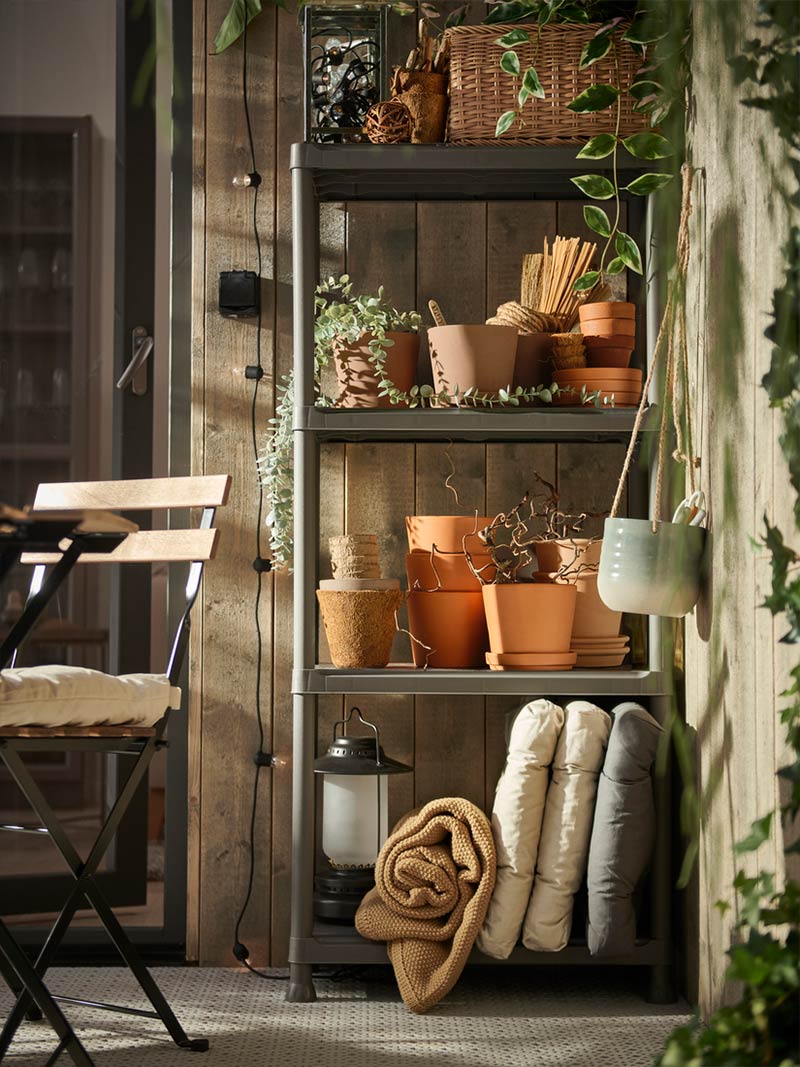IKEA-runmaro koyu gri dis mekan raf unitesi