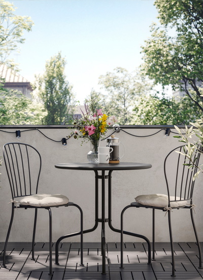 IKEA-lacko gri masa ve sandalye seti