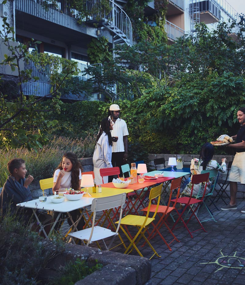 IKEA-sundso parlak sari katlanabilir masa sandalye seti