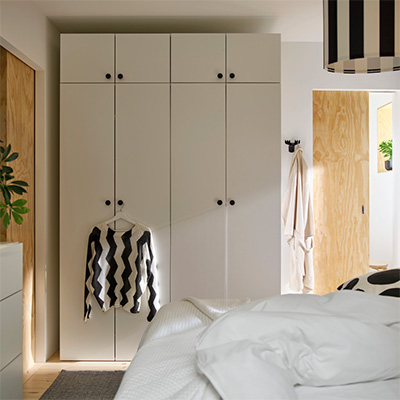 IKEA-lastare beyaz gardirop