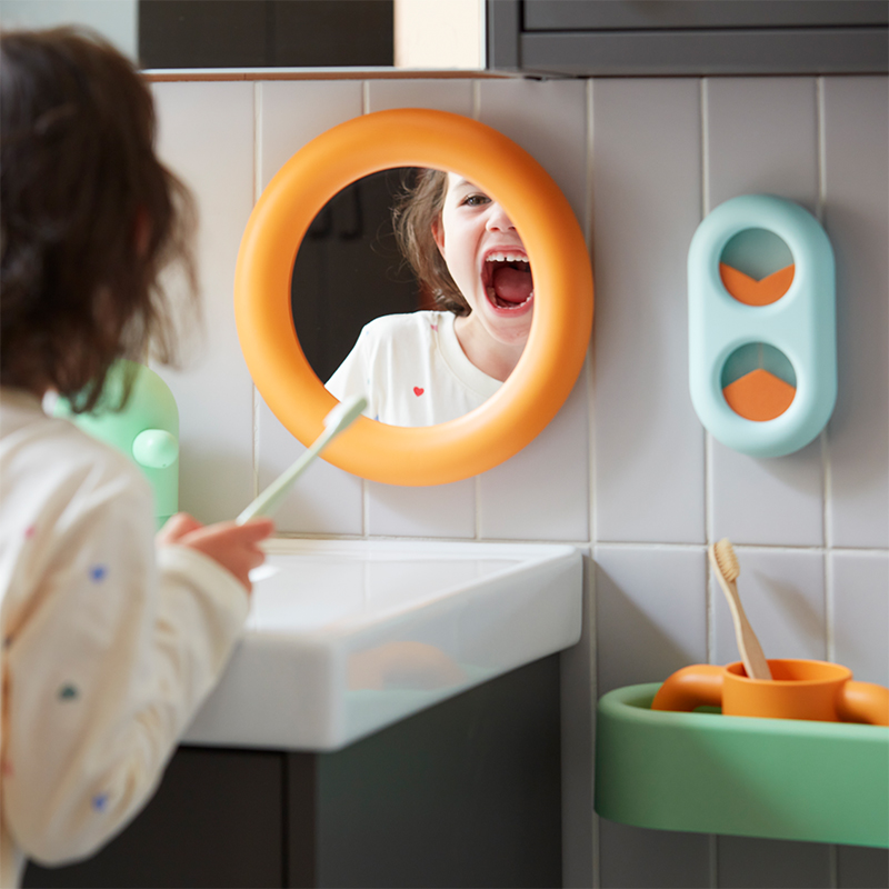 IKEA-humlesjon turuncu vantuzlu ayna 01