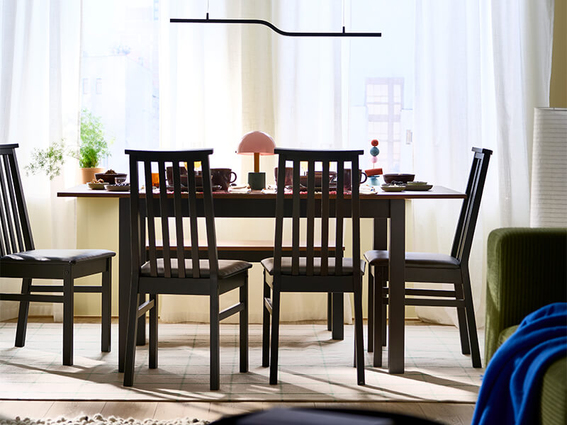 IKEA-alhult siyah kahverengi 4 sandalyeli mutfak masasi takimi 01