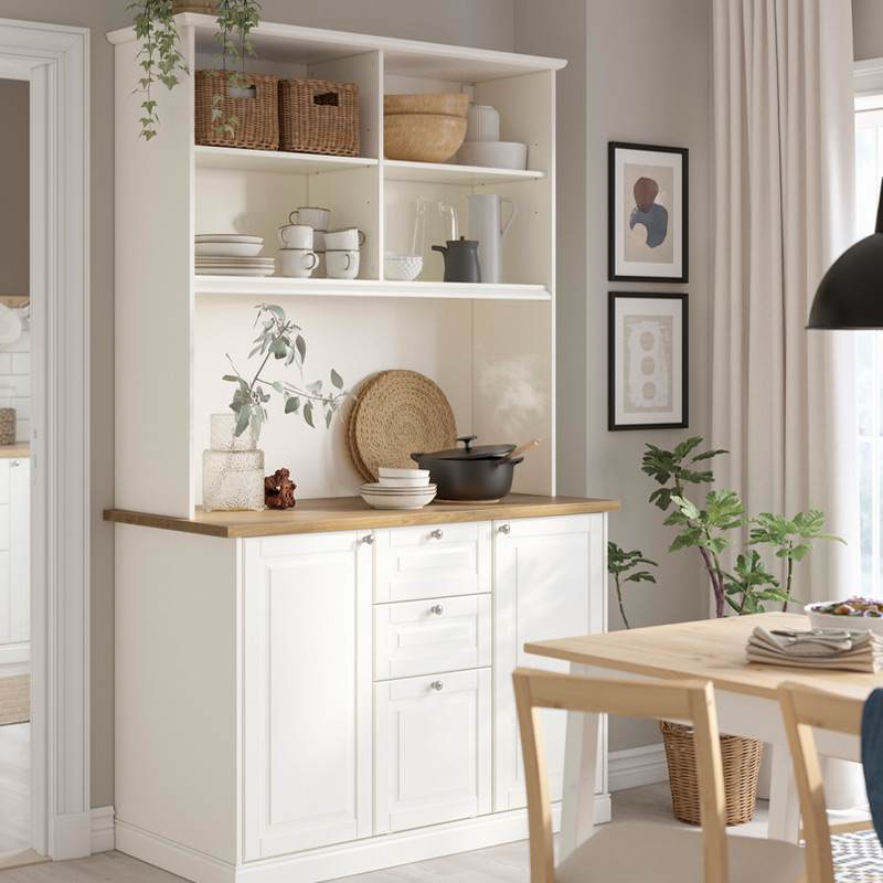 IKEA-onnerup kirik beyaz mini mutfak