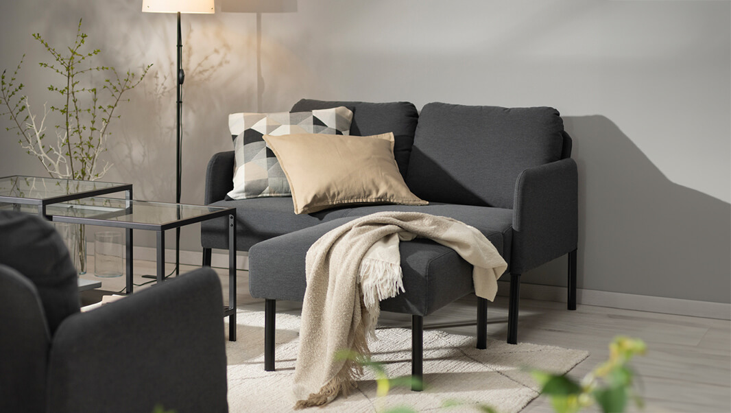 IKEA-glostad 2li kanepe ve puf 1