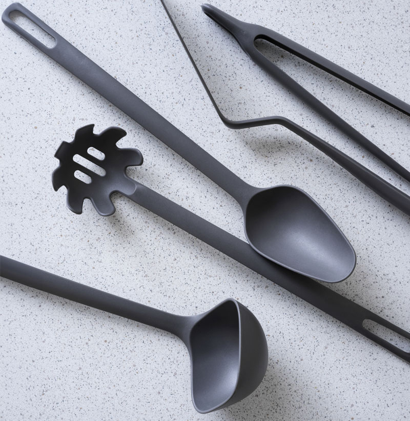 IKEA-fullandad gri mutfak gerecleri seti