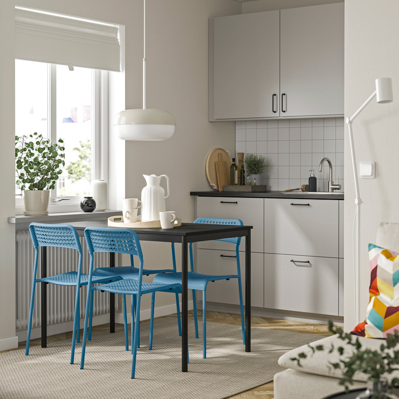 IKEA-sandsberg siyah 4 sandalyeli mutfak masasi takimi