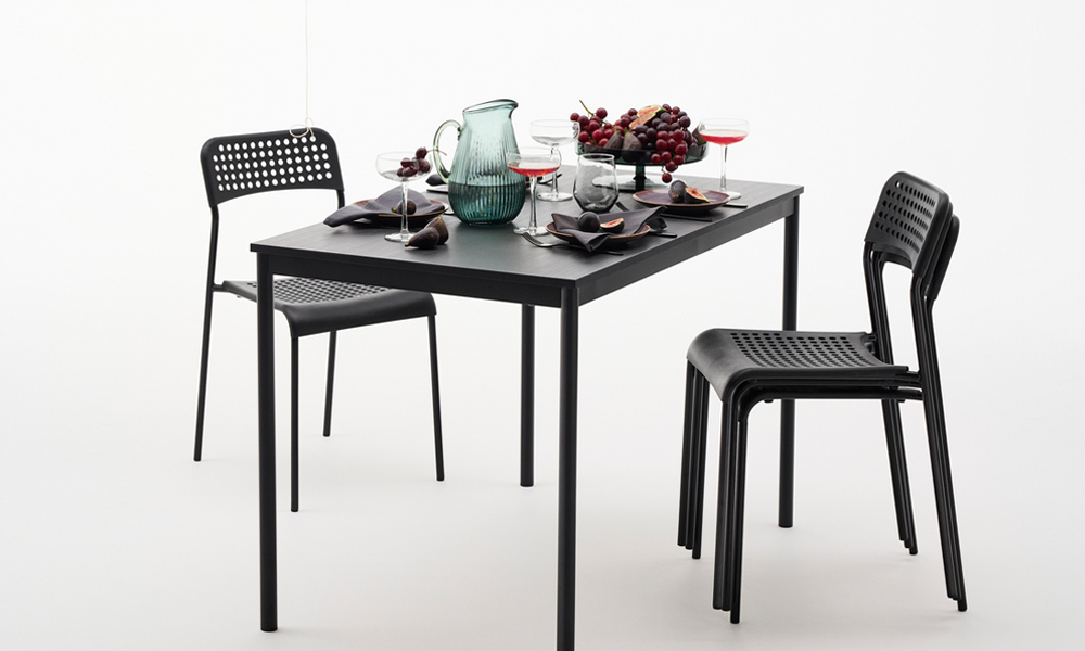 IKEA-sandsberg siyah plastik sandalye 2