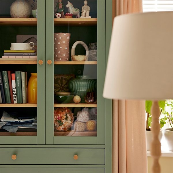 IKEA-hemnes vitrin 1