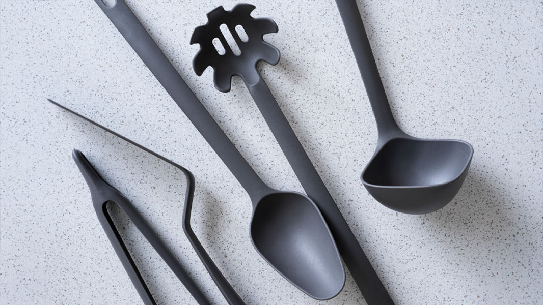 IKEA-fullandad gri mutfak gerecleri seti