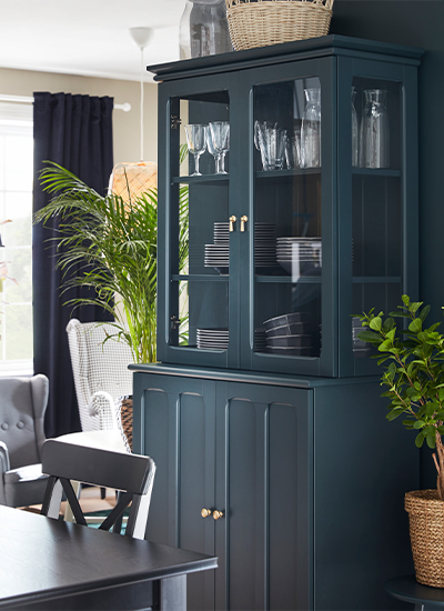 IKEA-lommarp koyu mavi yesil vitrin 01