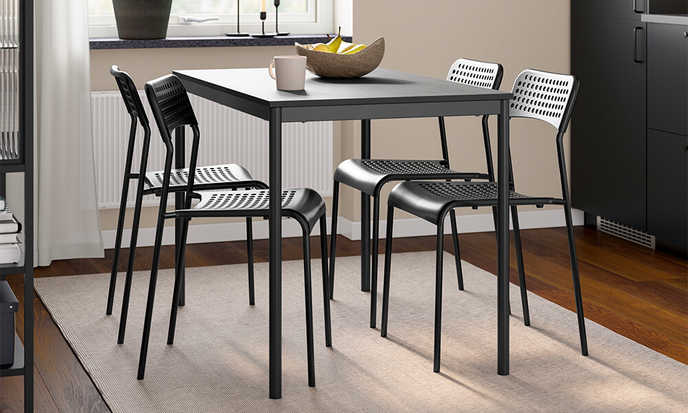 IKEA-sandsberg siyah 4 sandalyeli mutfak masasi takimi 01