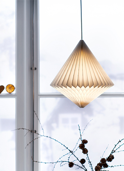 IKEA-strala beyaz abajur basligi 01