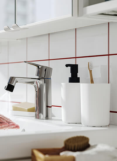 IKEA-storavan beyaz banyo seti 01